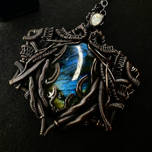 Chunky Labradorite